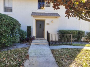 200 Maitland Ave in Altamonte Springs, FL - Foto de edificio - Building Photo