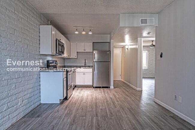 1014 S Farmer Ave in Tempe, AZ - Building Photo - Building Photo