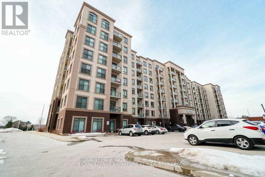 2490 Old Bronte Rd in Oakville, ON - Building Photo