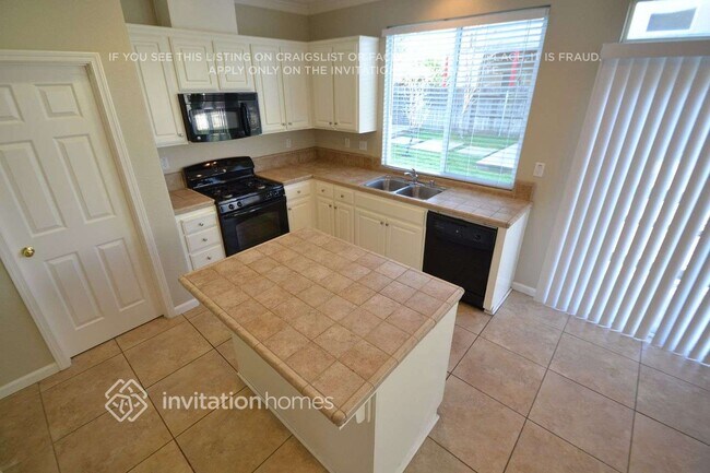 1878 Hardy Dr in Woodland, CA - Building Photo - Building Photo