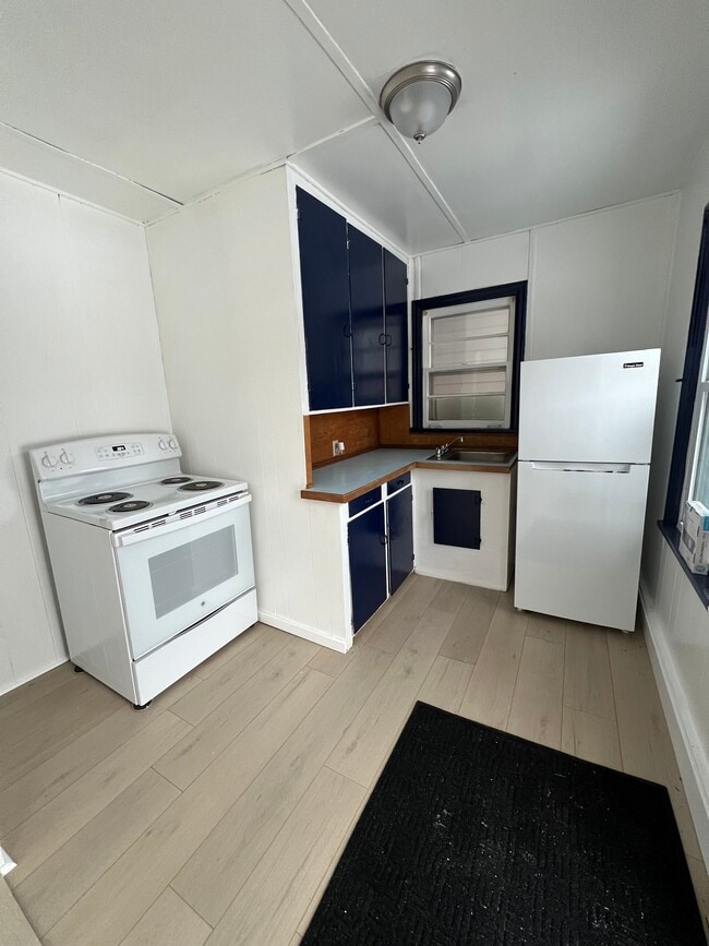 property at 1837 Little Norway Ave SE