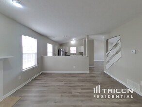 1102 Berwyn Rd in Whiteland, IN - Foto de edificio - Building Photo