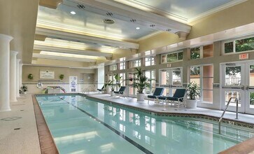 3890 Nobel Dr, Unit 503 in San Diego, CA - Building Photo - Building Photo