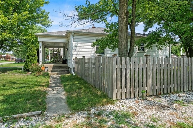 401 N 13th Ave in Beech Grove, IN - Building Photo - Building Photo