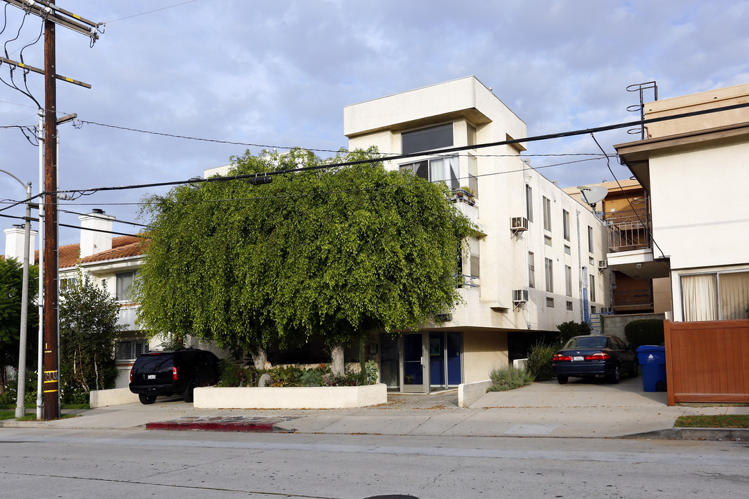 11615 Missouri Ave in Los Angeles, CA - Building Photo