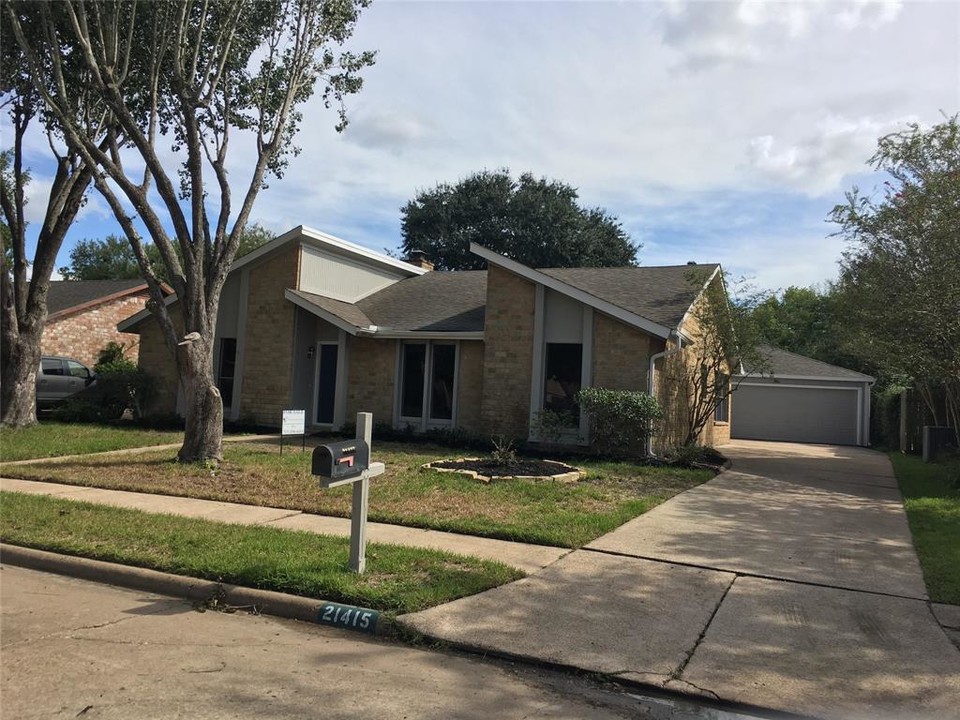 21415 Park Willow Dr in Katy, TX - Building Photo