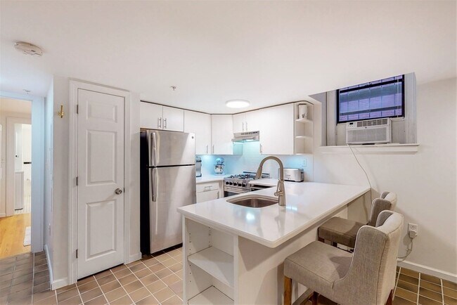 31 Massachusetts Ave, Unit B1 in Boston, MA - Building Photo - Building Photo