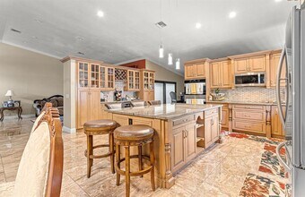 6585 NW 46th St in Lauderhill, FL - Building Photo - Building Photo