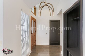 20690 NW Yoncalla Ct in Portland, OR - Building Photo - Building Photo