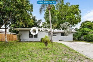 4856 Deleon St in Ft. Myers, FL - Building Photo