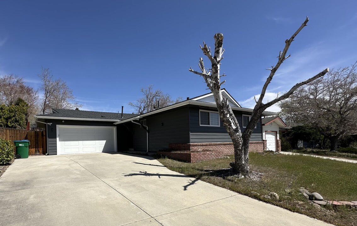 3570 Yosemite Pl in Reno, NV - Foto de edificio