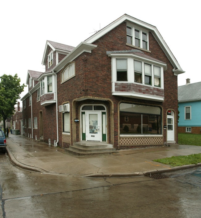 1900 S 8th St in Milwaukee, WI - Building Photo - Building Photo