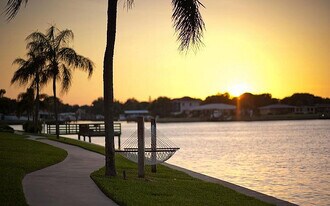 Snell Isle in St. Petersburg, FL - Building Photo