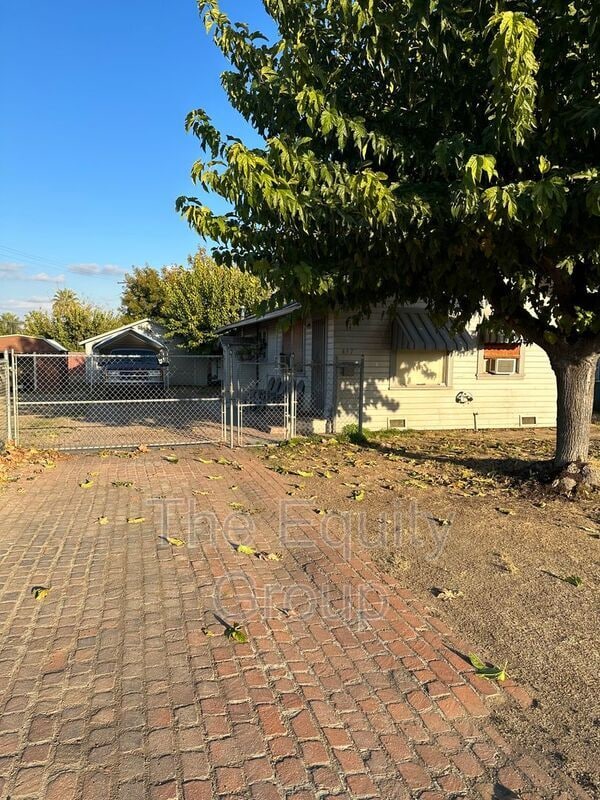 457 N F St in Exeter, CA - Building Photo - Building Photo