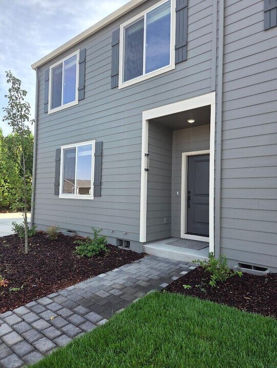 2731 SE Lyon St in Albany, OR - Building Photo