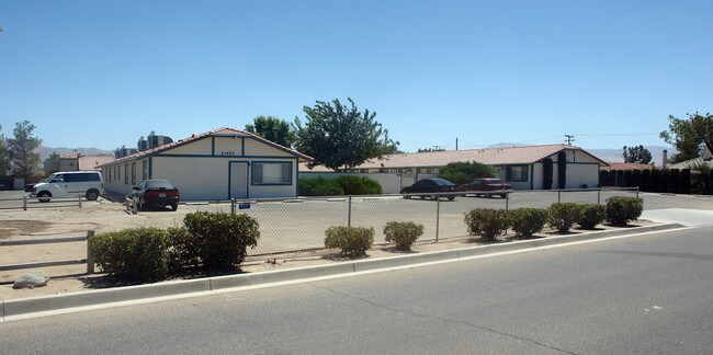 21645 Powhattan Rd in Apple Valley, CA - Building Photo - Building Photo