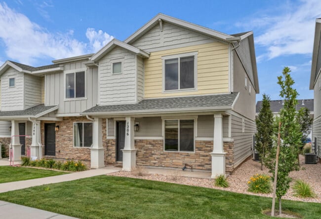 1206 Summit Ridge Pkwy in Santaquin, UT - Building Photo - Building Photo