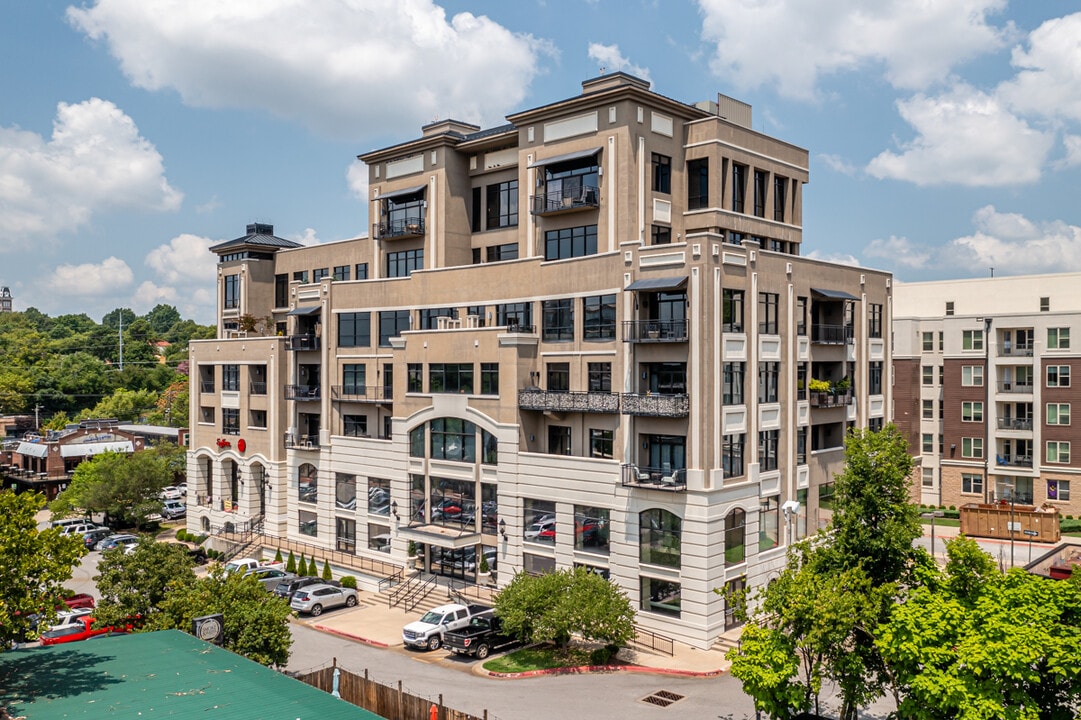 Legacy in Fayetteville, AR - Building Photo