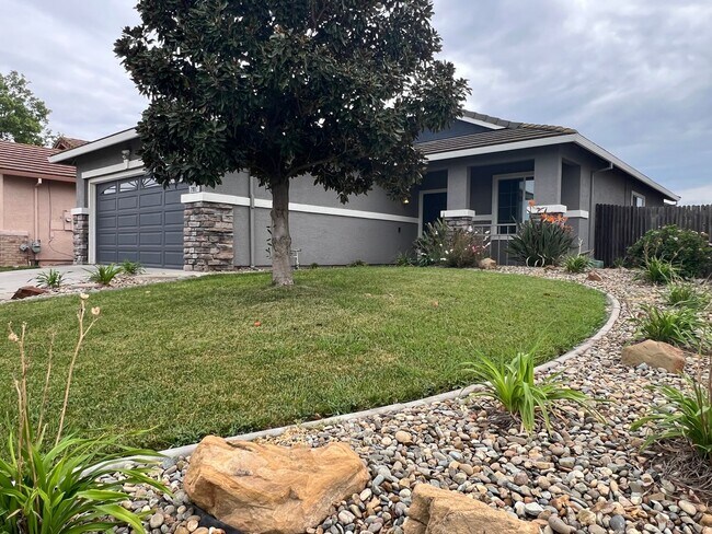 7907 Symington Way in Sacramento, CA - Building Photo - Building Photo