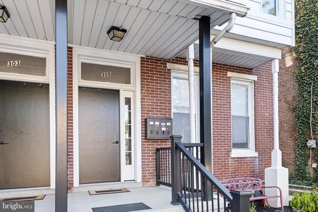 305 S Main St in Phoenixville, PA - Building Photo - Building Photo