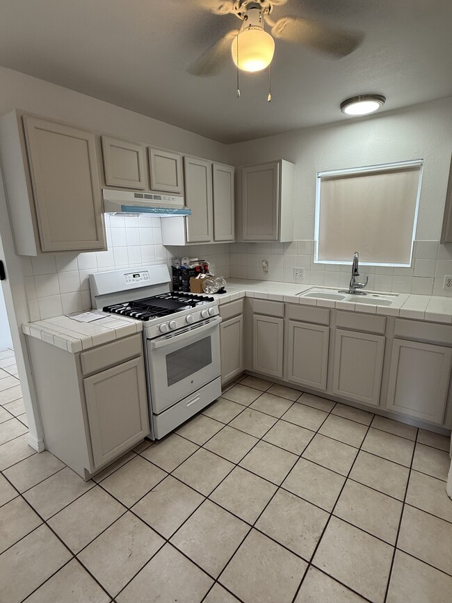 4956 Howard St, Unit 4954, Unit 4954
