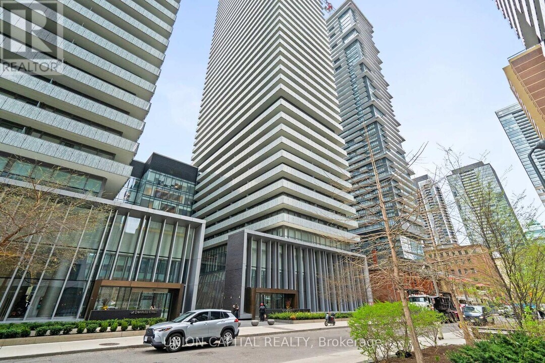 50-1850 Charles St E in Toronto, ON - Building Photo