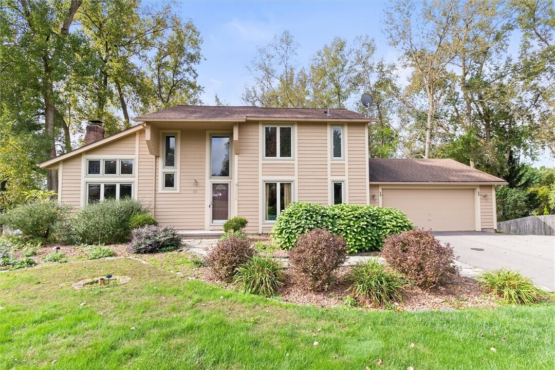 31 Misty Pine Rd in Fairport, NY - Building Photo