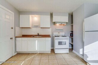 1028 Camden Ave in Louisville, KY - Building Photo - Building Photo