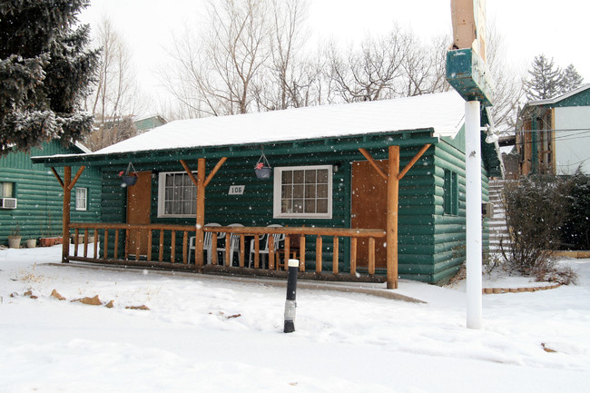 Western Cabins in Manitou Springs, CO - Building Photo - Building Photo