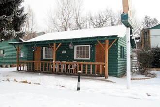 Western Cabins Apartments Manitou Springs Co Apartments For Rent