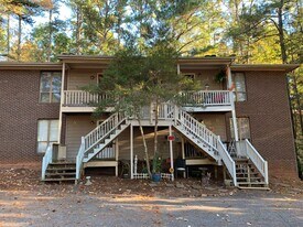 920 Hearthridge Ct in Raleigh, NC - Building Photo