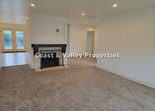 719 Lemos Ave in Salinas, CA - Building Photo - Building Photo