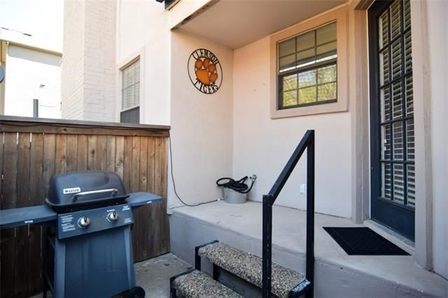 3901 Travis Street in Dallas, TX - Building Photo