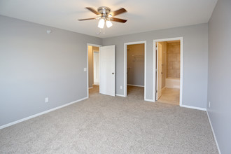 Fox Run Townhomes in Mankato, MN - Building Photo - Interior Photo