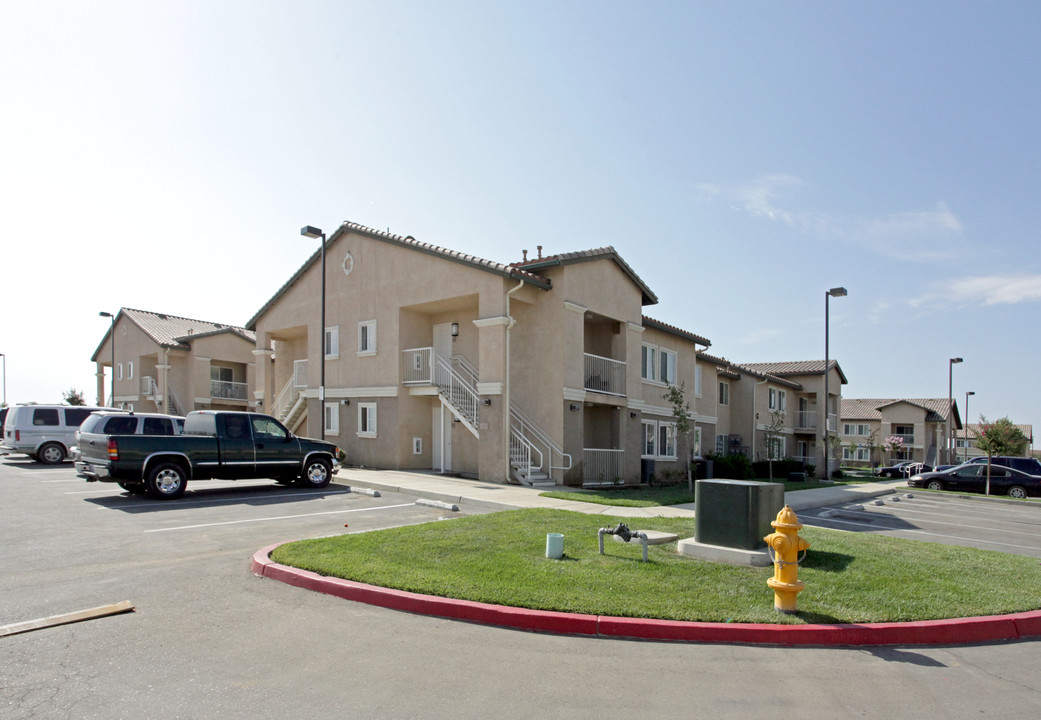 Palmer Heights in Huron, CA - Foto de edificio