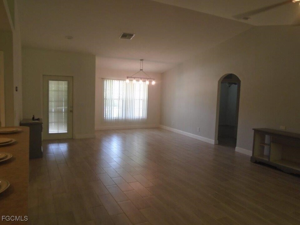 6788 Abbott St in Ft. Myers, FL - Building Photo