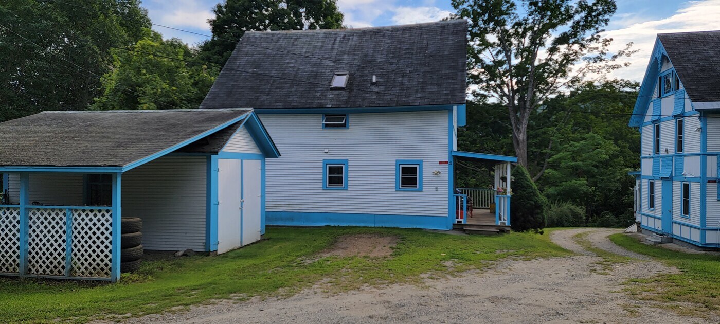 51 Doyle Ln, Unit 1 in South Royalton, VT - Building Photo