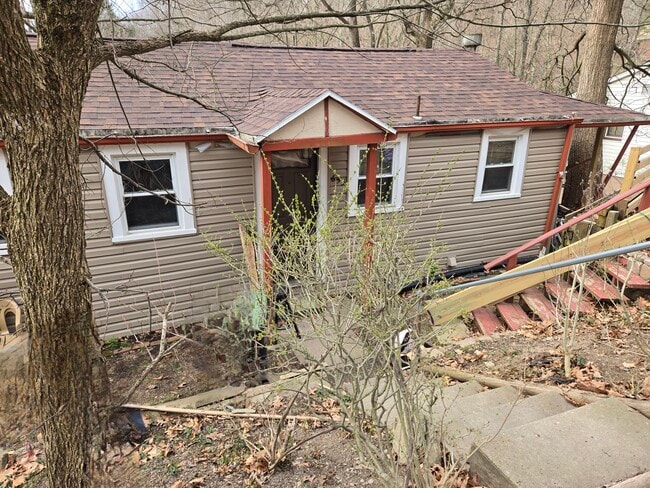 653 Sloop Rd in Pittsburgh, PA - Building Photo - Building Photo