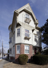 765 Park Ave in Cranston, RI - Building Photo - Building Photo