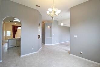 19 Cardinal Ave in McAllen, TX - Building Photo - Building Photo