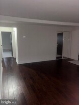 403 S Main St in Doylestown, PA - Building Photo