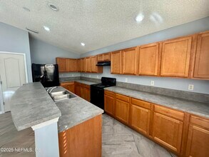 11690 Brian Lakes Dr N in Jacksonville, FL - Building Photo - Building Photo