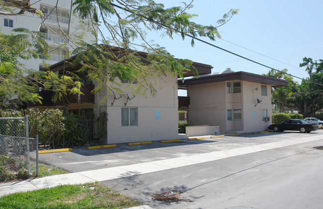 1701 NW 15th Ave in Miami, FL - Building Photo - Building Photo