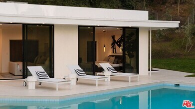 1935 Loma Vista Dr in Beverly Hills, CA - Building Photo - Building Photo