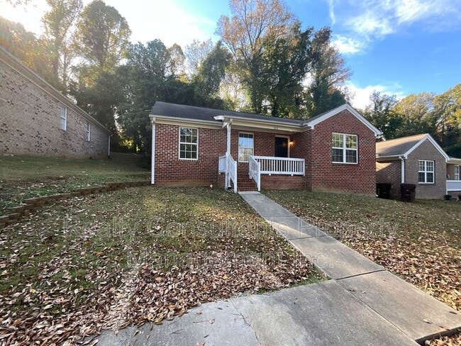 1019 Manor Dr in High Point, NC - Building Photo - Building Photo