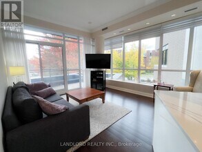 85-285 The Donway W in Toronto, ON - Building Photo - Building Photo