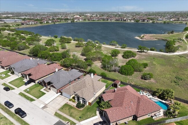 property at 7522 S Lake Dr