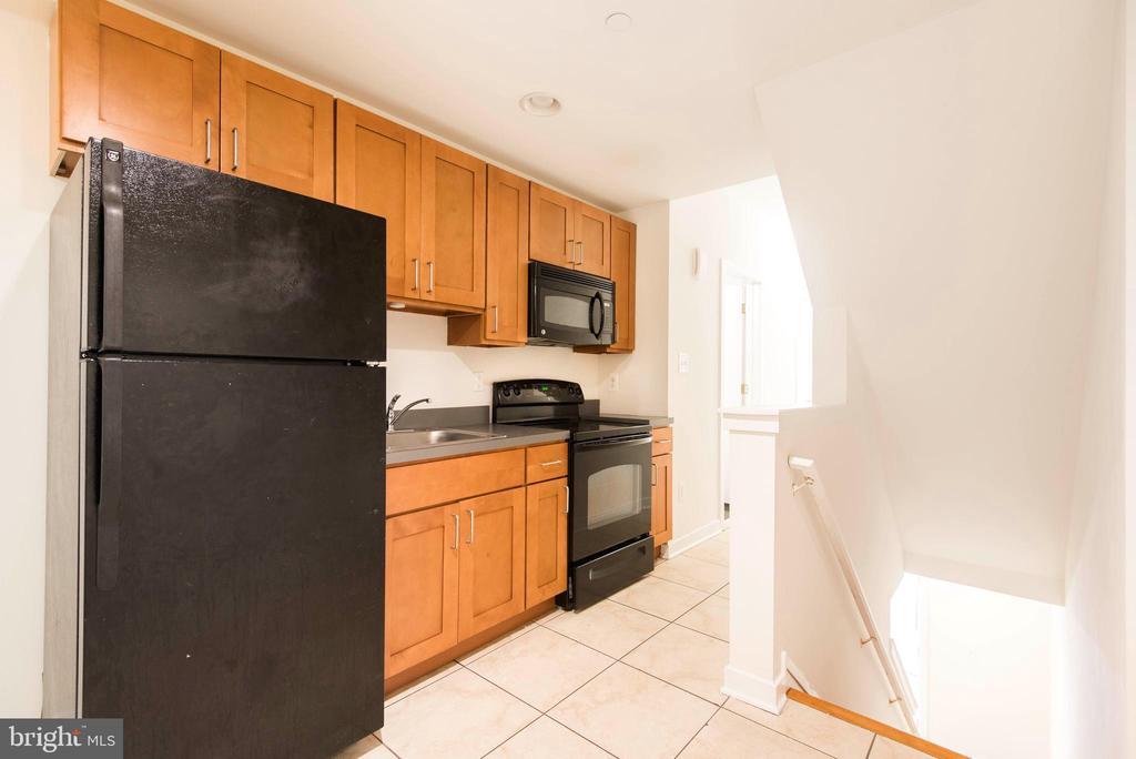 1740 N Sydenham St in Philadelphia, PA - Building Photo