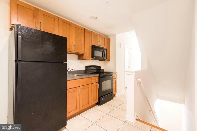 property at 1740 N Sydenham St