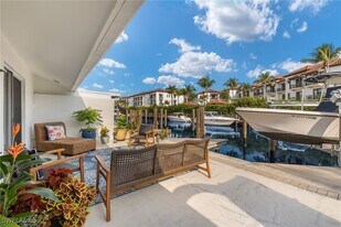1435 Curlew Ave in Naples, FL - Building Photo